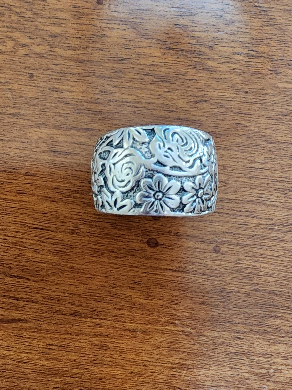 Vintage Silpada Wide Band "Flowe Garden" Sterling Silver Ring
